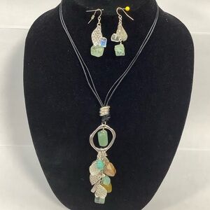 Elegant Silver and Green Pendant Necklace Set